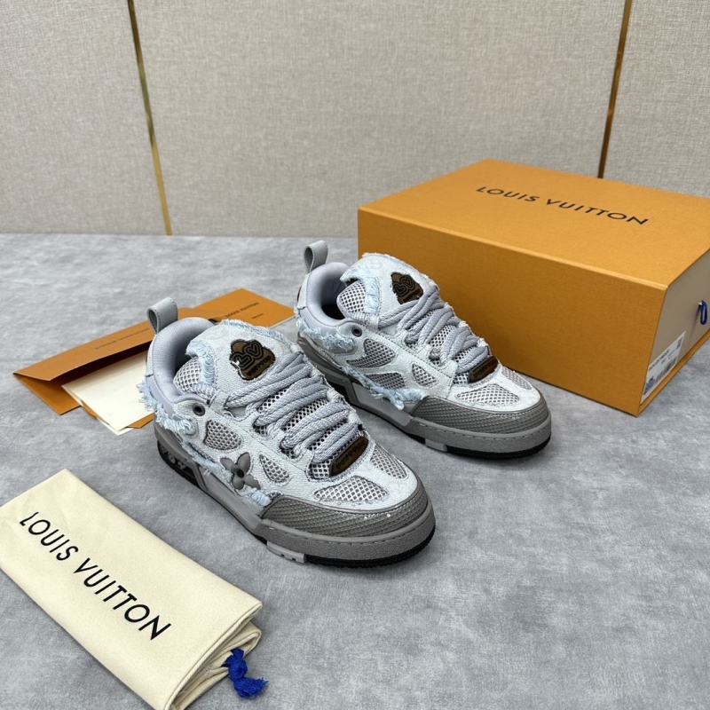 l**is V*t*n sneakers